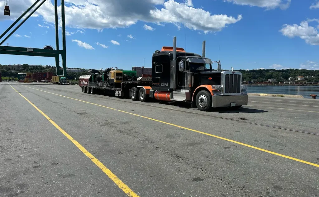Bowline Carrier Trucking Partner Travelling Through Port Bowline Carrier Trucking Partner Travelling Through Port